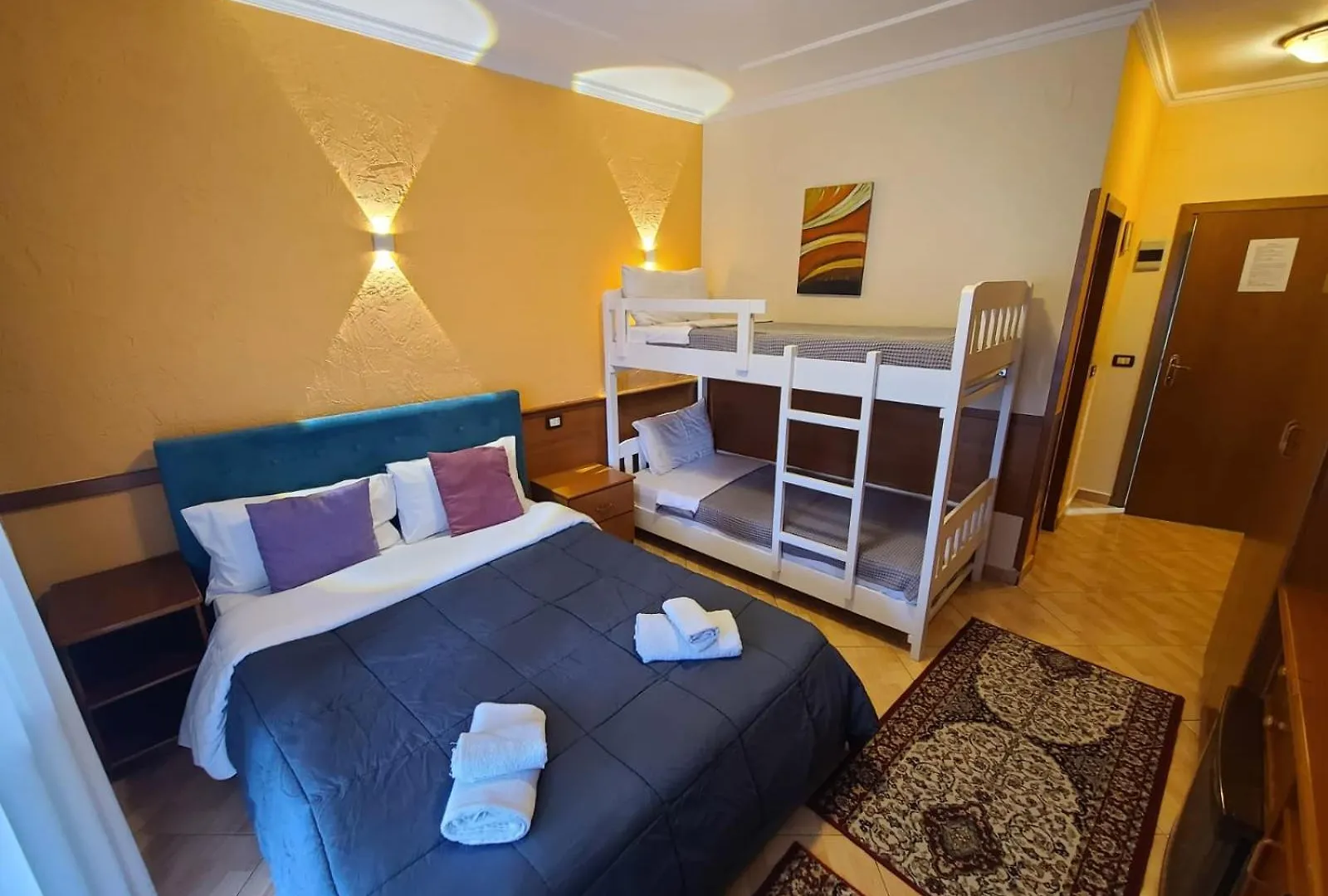 My Rooms Hotel تيرانا 3*,